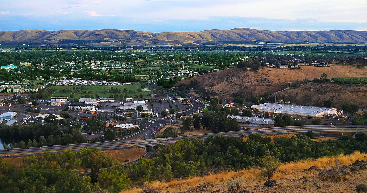 Panoramic view of Yakima, Washington from Lookout Point
